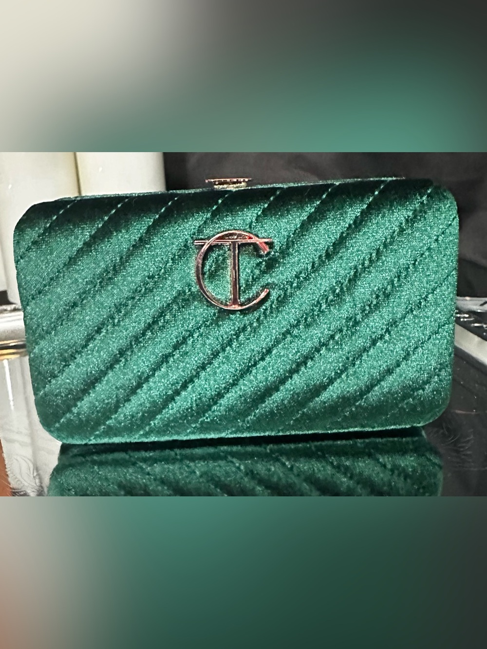 CHARLOTTE TILBURY MINI BRUSH SET in a GREEN VELVET CLUTCH - BRAND NEW in Plastic - Picture 14 of 17